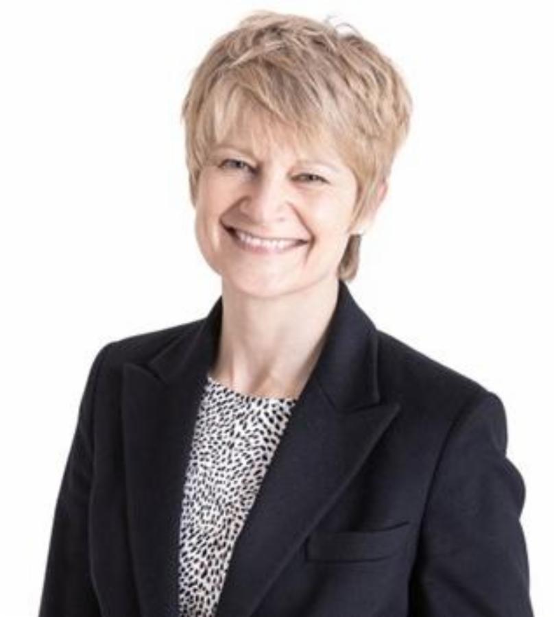 Headshot of Hazel Barlow, leadership coach for the University of Canterbury’s MBA Programme.